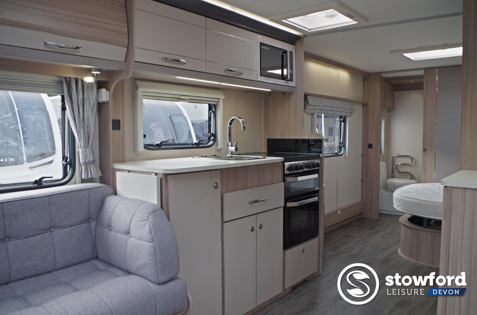 Coachman Acadia Design Edition 875 XCEL 2021 Coachman Acadia Design Edition 875 XCEL 2021