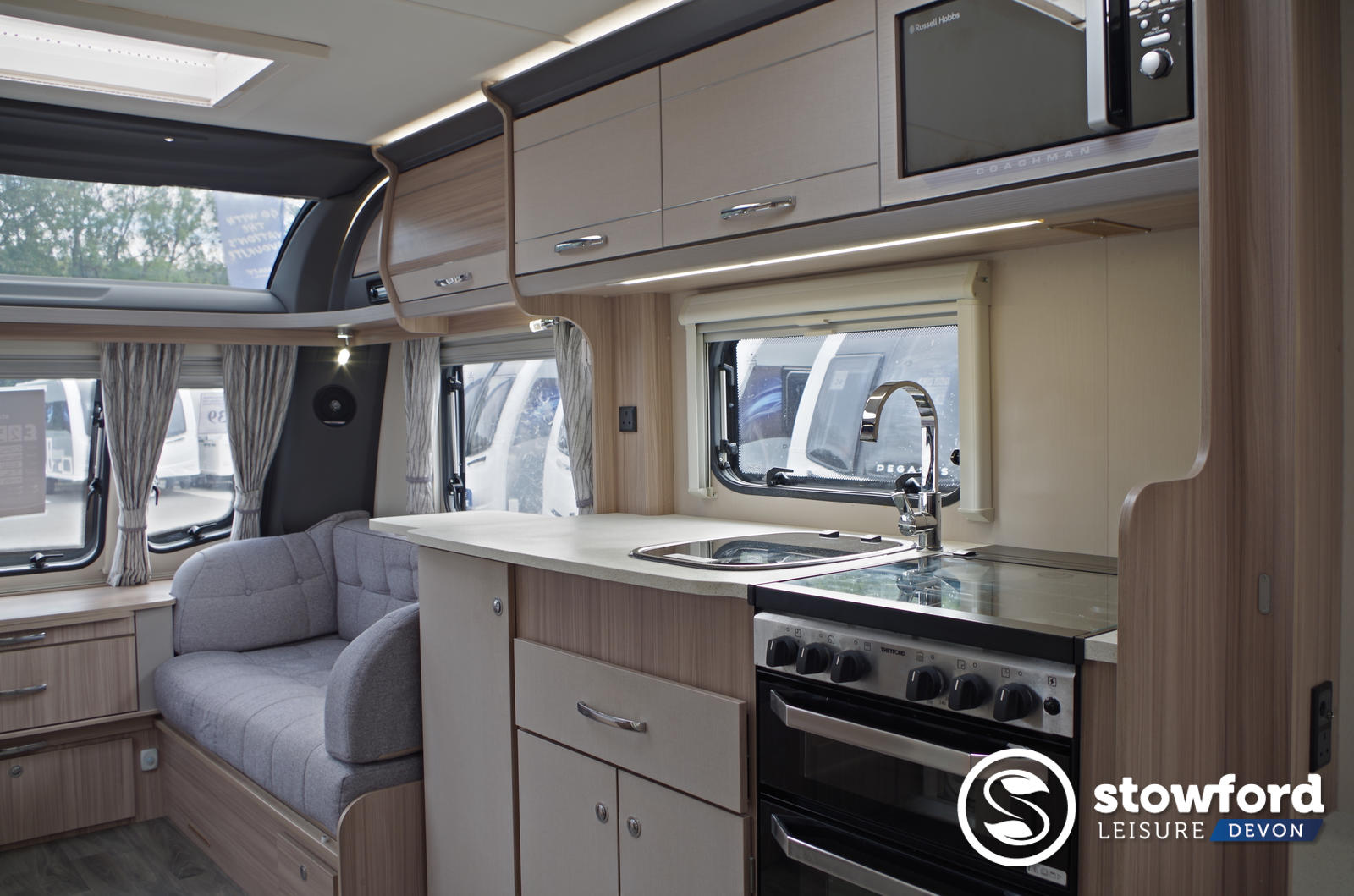 Coachman Acadia Design Edition 875 XCEL 2021 Coachman Acadia Design Edition 875 XCEL 2021